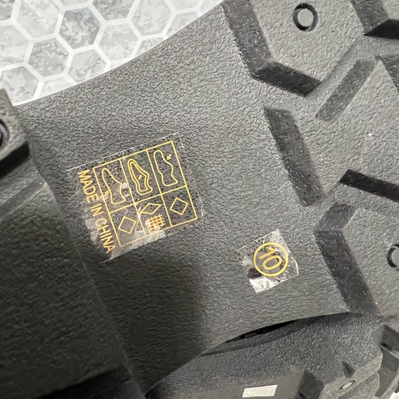 Chunky black boots croc size 10 - Picture 7 of 7